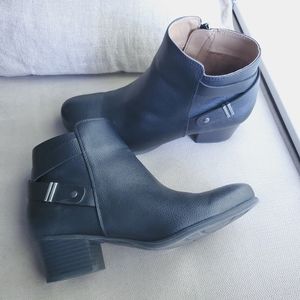 Natural Soul Black Booties 9.5 Wide